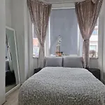 Beautifully Decorated, High Specification Rooms, Free Breakfast, Pics Sent After Booking