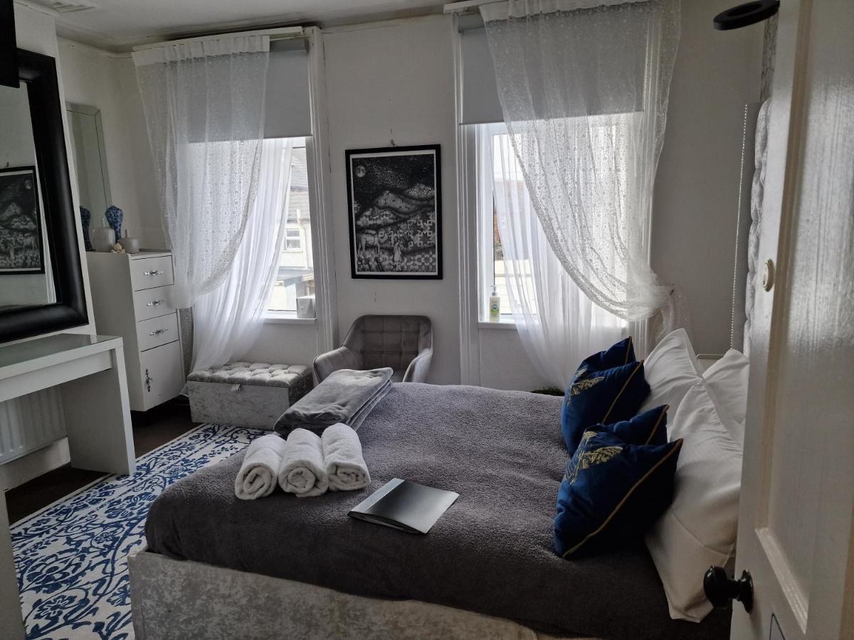 Beautifully Decorated, High Specification Rooms, Free Breakfast, Pics Sent After Homestay Belfast